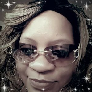 Meet your Posher, Felicia